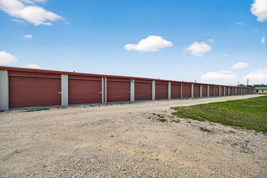 More Photos Of 608 Bayou st, Refugio Self Storage For Sale