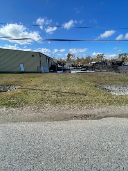 More Photos Of 1013 Bert St, La Place Warehouse For Sale