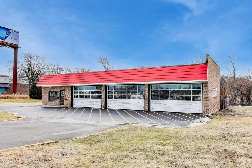 More Photos Of 18W455 Roosevelt Rd, Lombard Auto Repair For Sale