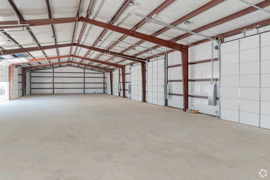 More Photos Of 6225 E Highway 114, Rhome Unknown For Lease