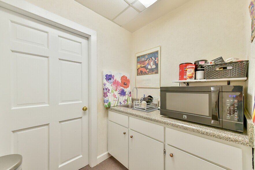 More Photos Of 300 Silver Cedar Ct, Chapel Hill Medical For Sale