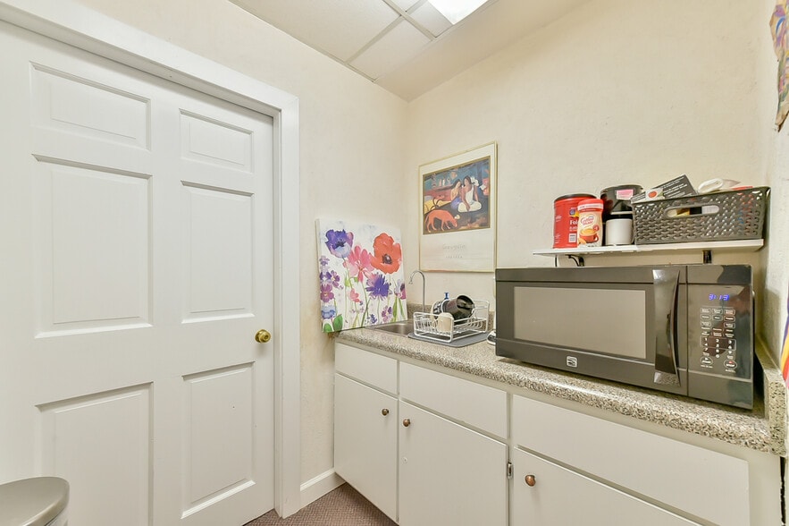 More Photos Of 300 Silver Cedar Ct, Chapel Hill Medical For Sale