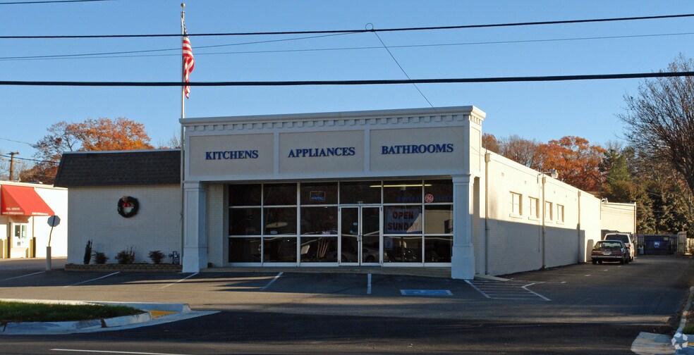 More Photos Of 2611 Buford Rd, Richmond Freestanding For Lease