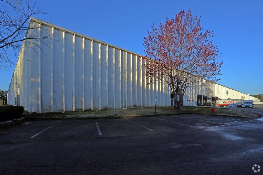 More Photos Of 900 Aviation Pky, Morrisville Warehouse For Lease