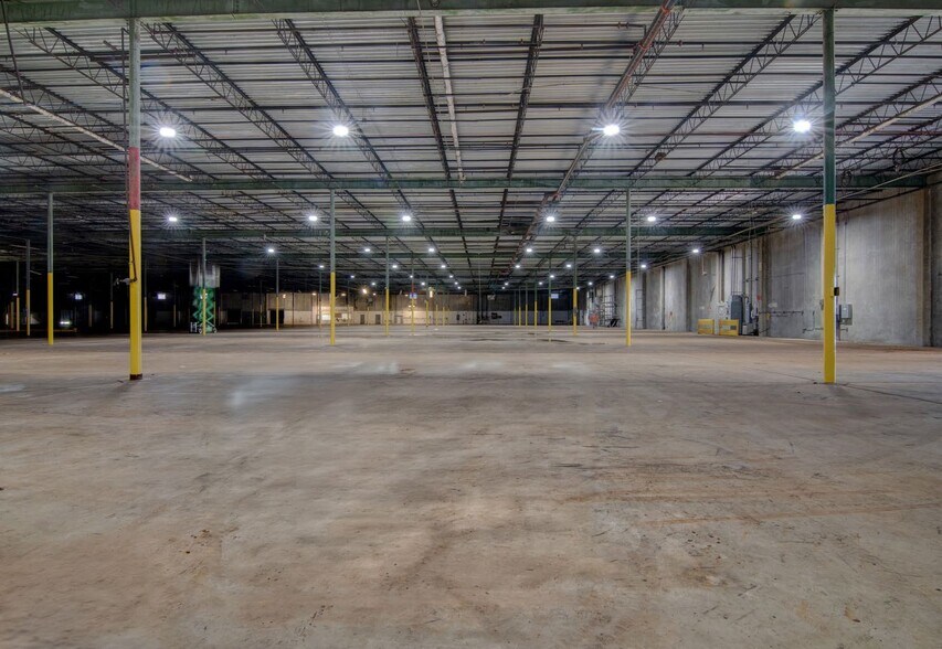 More Photos Of 2210 Melson Ave, Jacksonville Warehouse For Lease