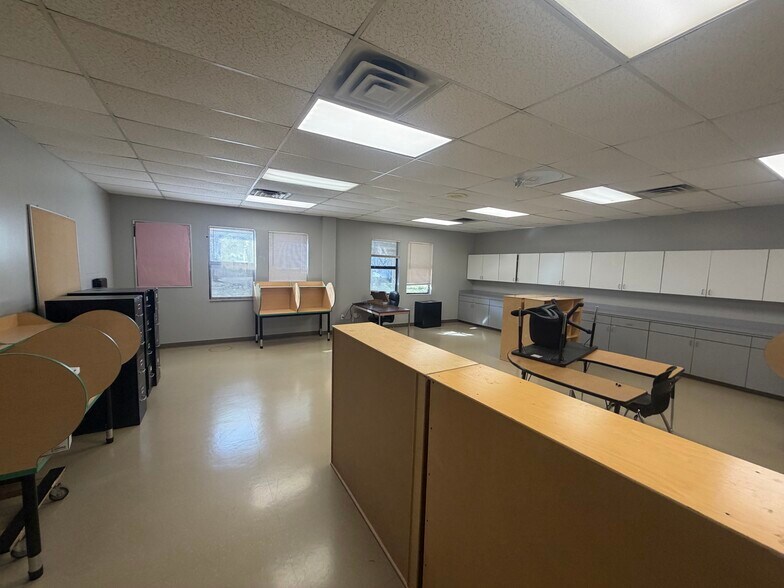 More Photos Of 1301 E Houston Ave, Crockett Religious Facility For Sale