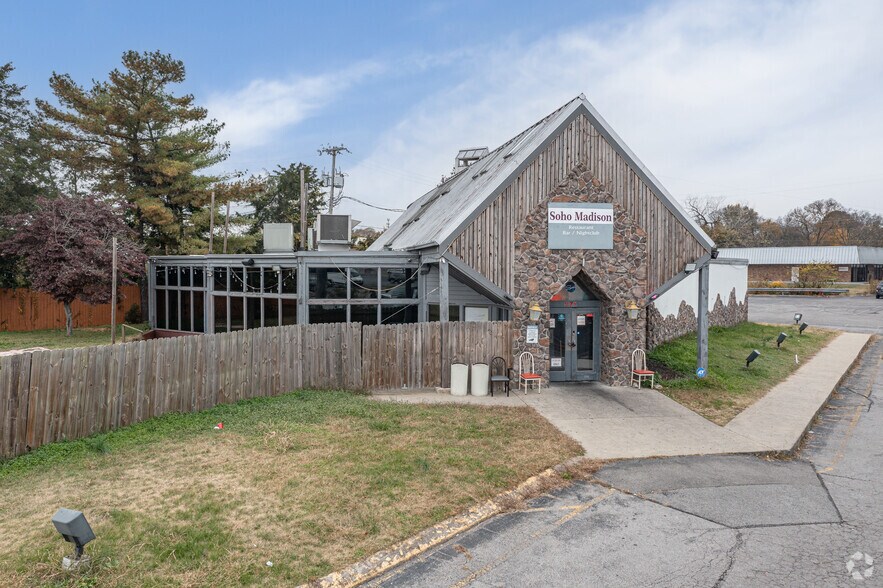 More Photos Of 271 Gleaves St, Madison Restaurant For Sale