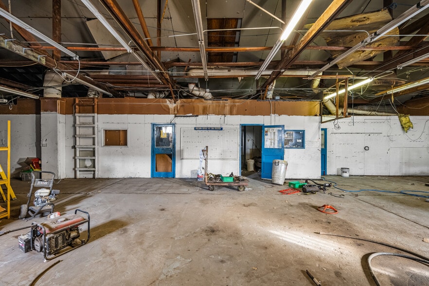 More Photos Of 1808 Bomar Ave, Fort Worth General Retail For Sale