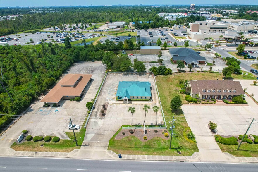 More Photos Of 2103 Jenks Ave, Panama City Medical For Lease