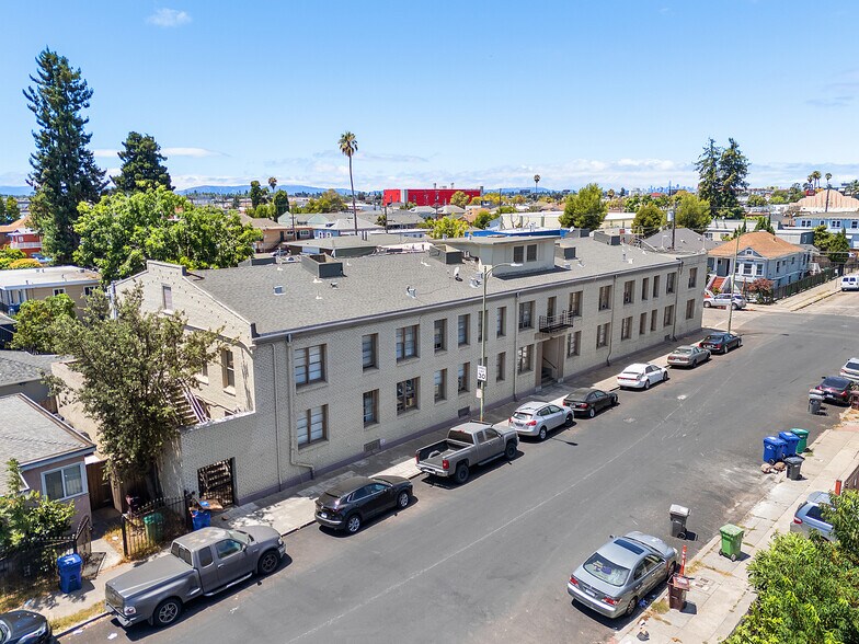 More Photos Of 4609 Bond St, Oakland Apartments For Sale