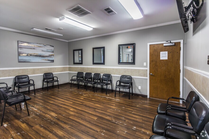 More Photos Of 3530 Hickory Hill Rd, Memphis Medical For Sale