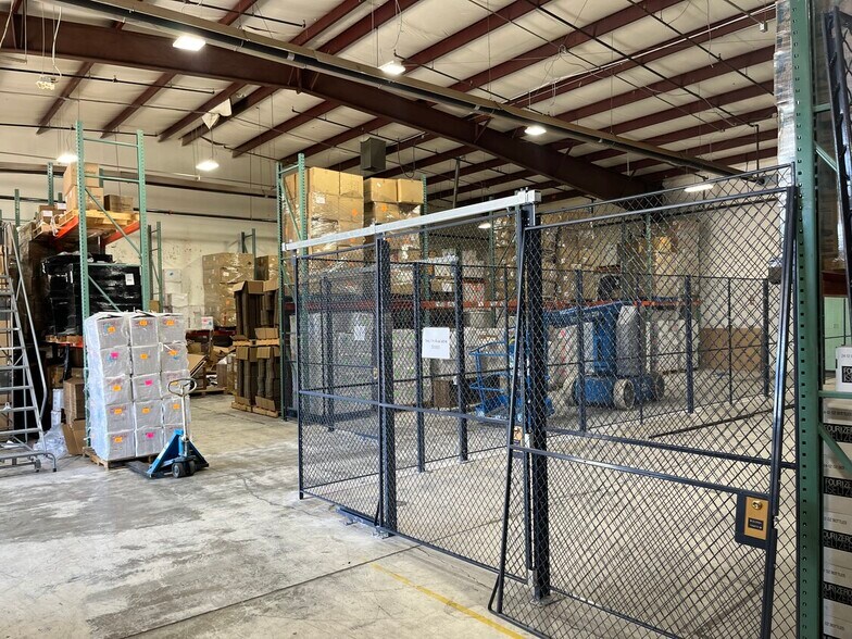 More Photos Of 1657 N State St, Lehi Manufacturing For Lease