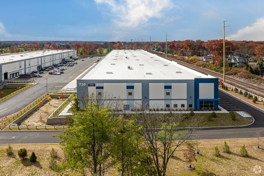 More Photos Of 730 Walnut Ave, Cranford Warehouse For Lease