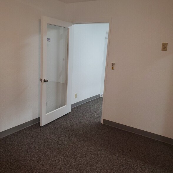 More Photos Of 3802 Mallard Dr, Benicia Warehouse For Lease