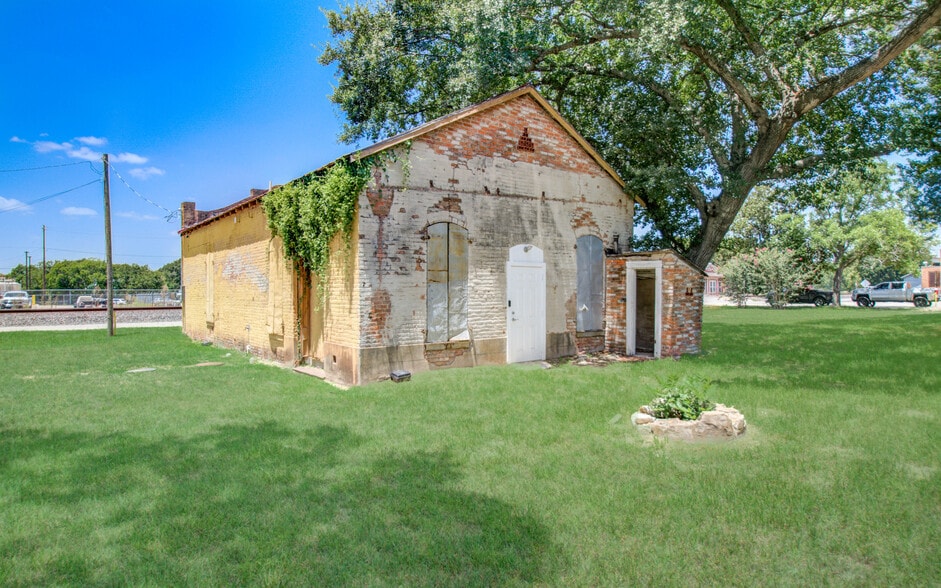 More Photos Of 603 Calhoun St, Richmond Office Residential For Sale