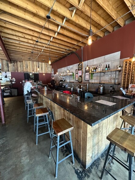 More Photos Of 5620-5624 Yukon St, Arvada Storefront For Lease