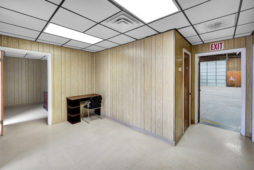 More Photos Of 5508 S FM 1788, Midland Warehouse For Sale