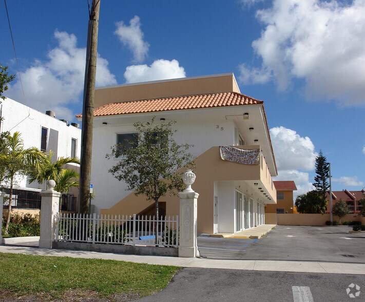More Photos Of 35 SW 114th Ave, Miami Medical For Lease