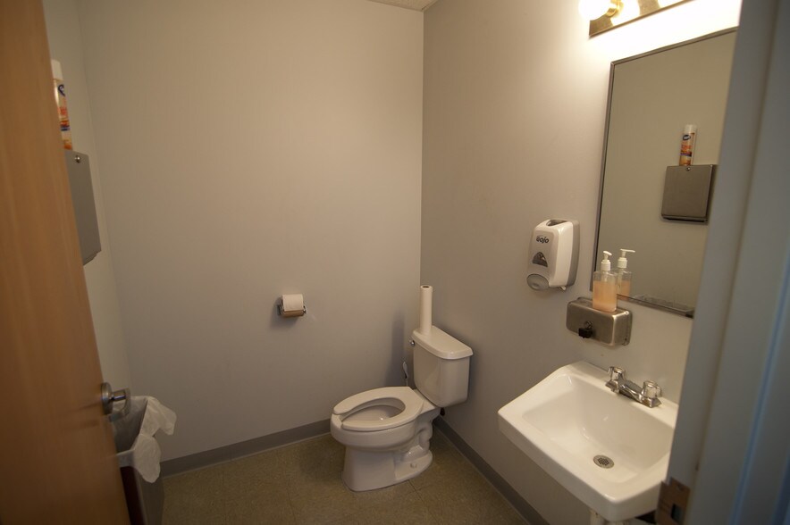 More Photos Of 95-101 Arco Dr, Saint Charles Warehouse For Sale