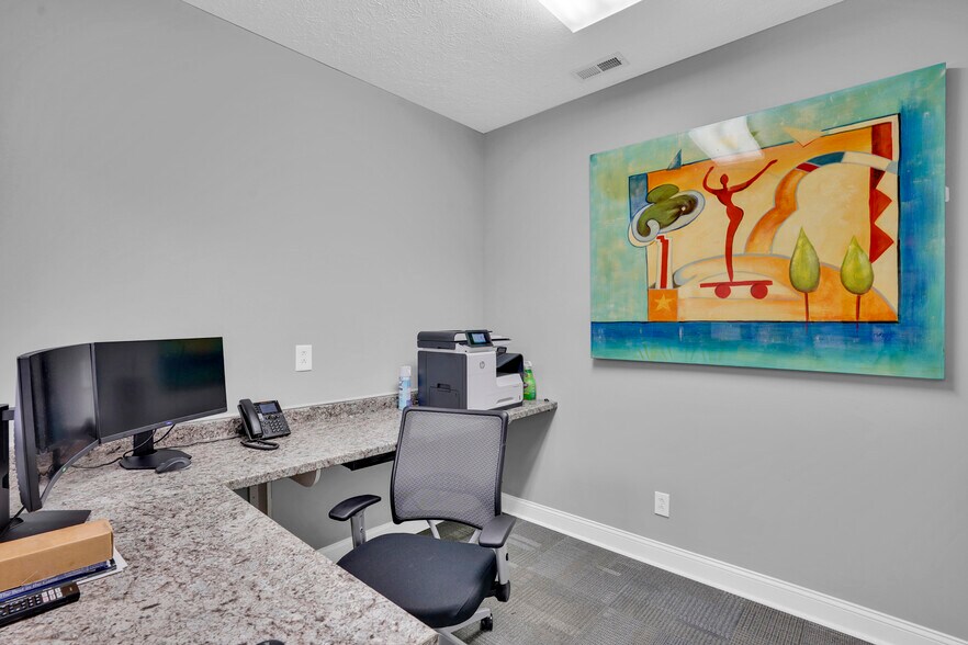 More Photos Of 2915 Raeford Rd, Fayetteville Medical For Lease