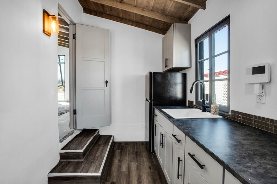 More Photos Of 5770 Adobe Rd, Twentynine Palms Freestanding For Sale