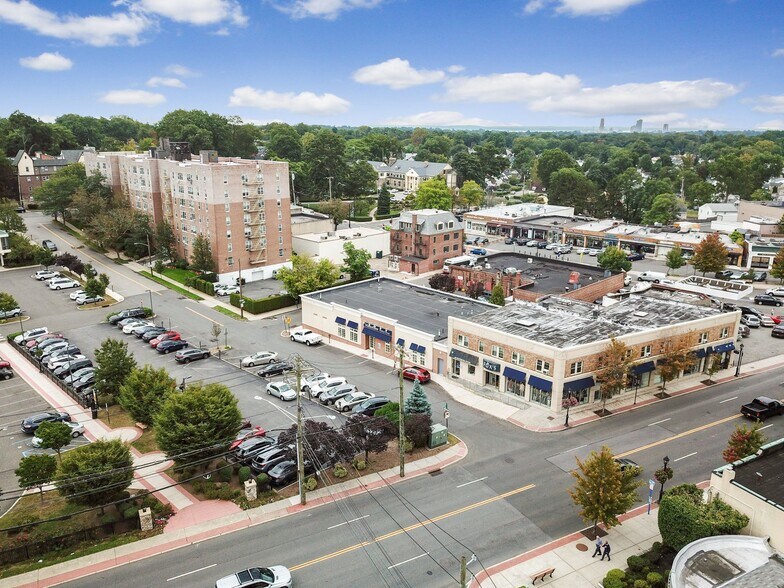 More Photos Of 434-440 White Plains Rd, Eastchester Apartments For Lease