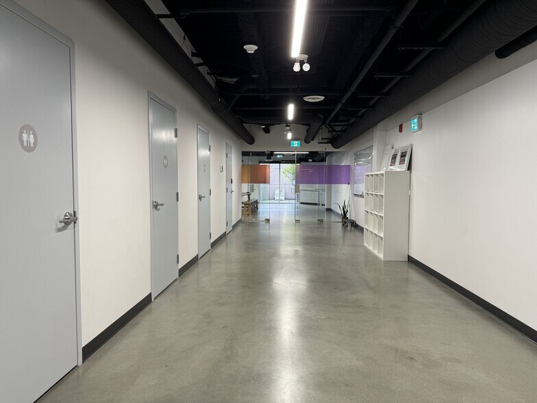 More Photos Of 1900-1990 Pandora St, Vancouver Office For Lease
