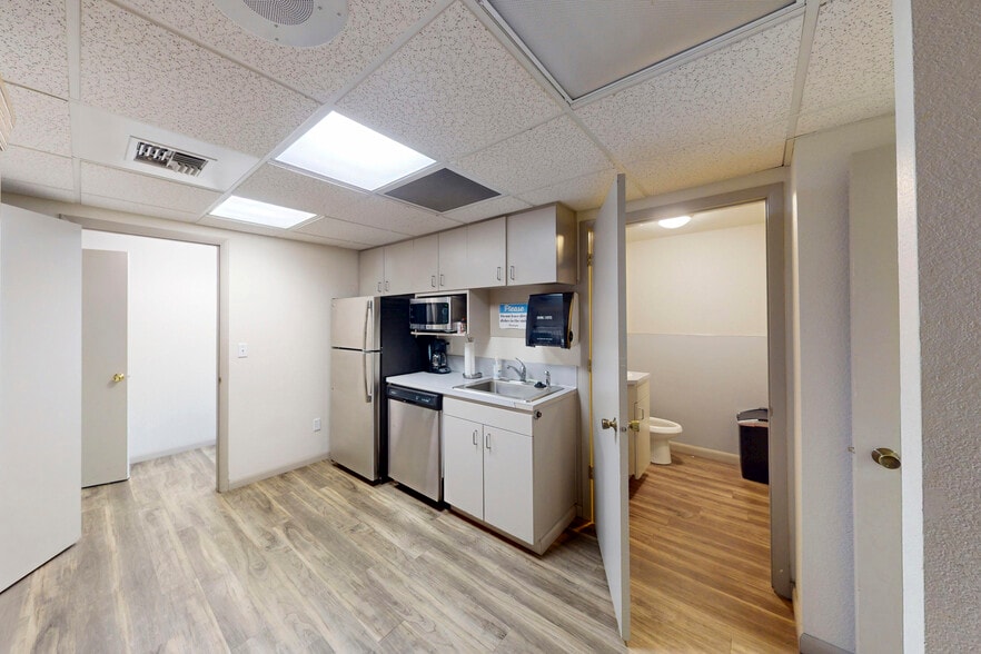 More Photos Of 2803 29th Ave SW, Tumwater Warehouse For Sale