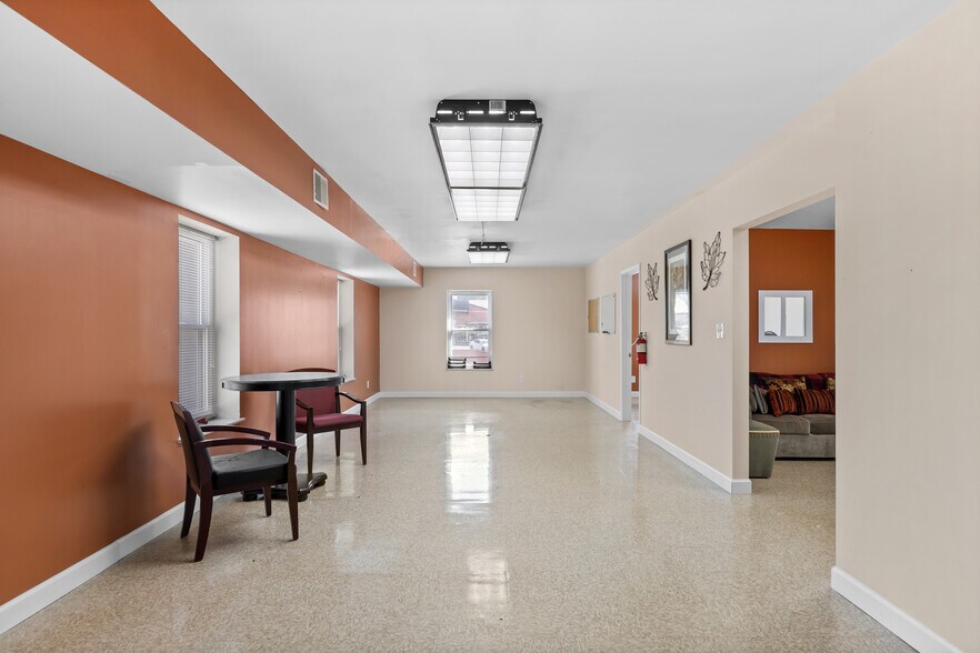 More Photos Of 10131-10137 West Florissant Ave, Saint Louis Office For Sale