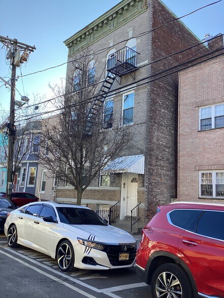 More Photos Of 2513 West St, Union City Apartments For Sale