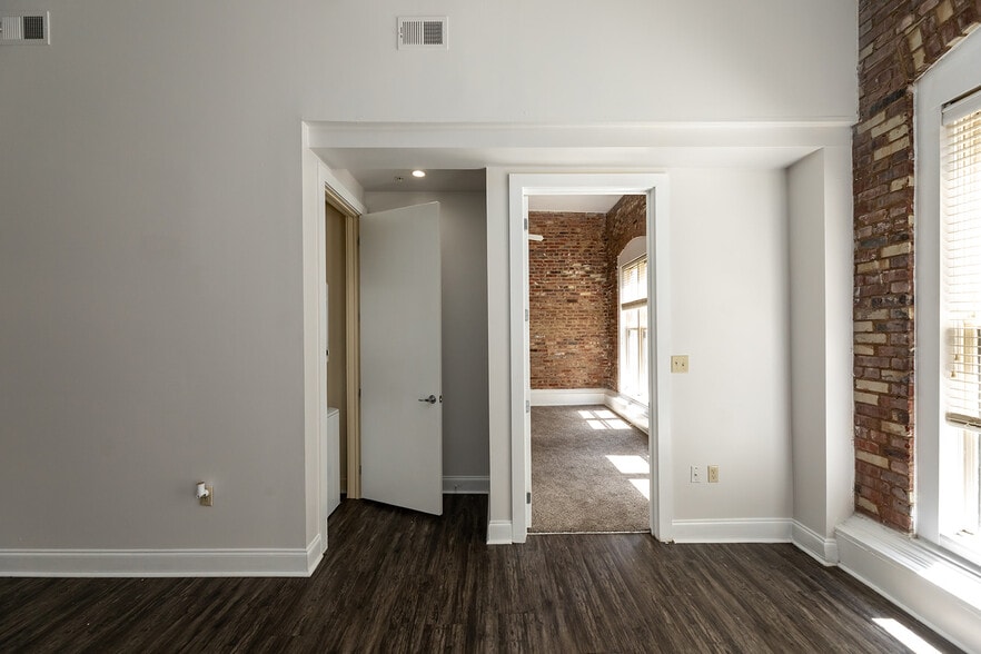 More Photos Of 60 S Main St, Memphis Apartments For Sale