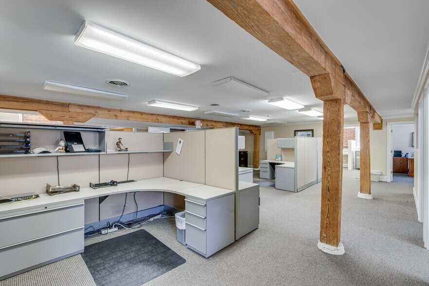 More Photos Of 55 Scott St, Buford Office For Sale