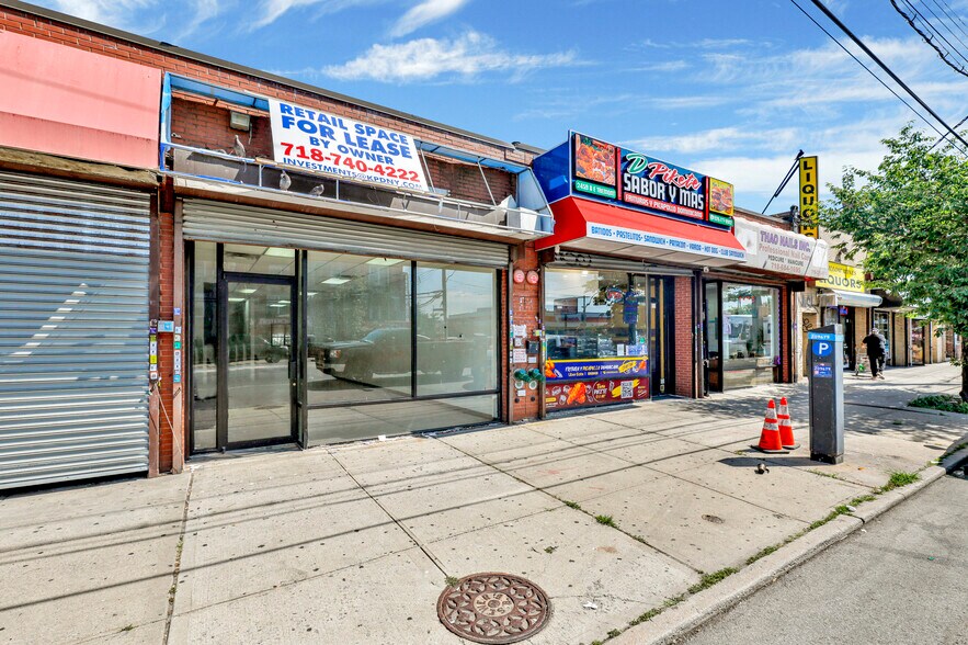 Primary Photo Of 2451-2459 E Tremont Ave, Bronx Storefront For Lease