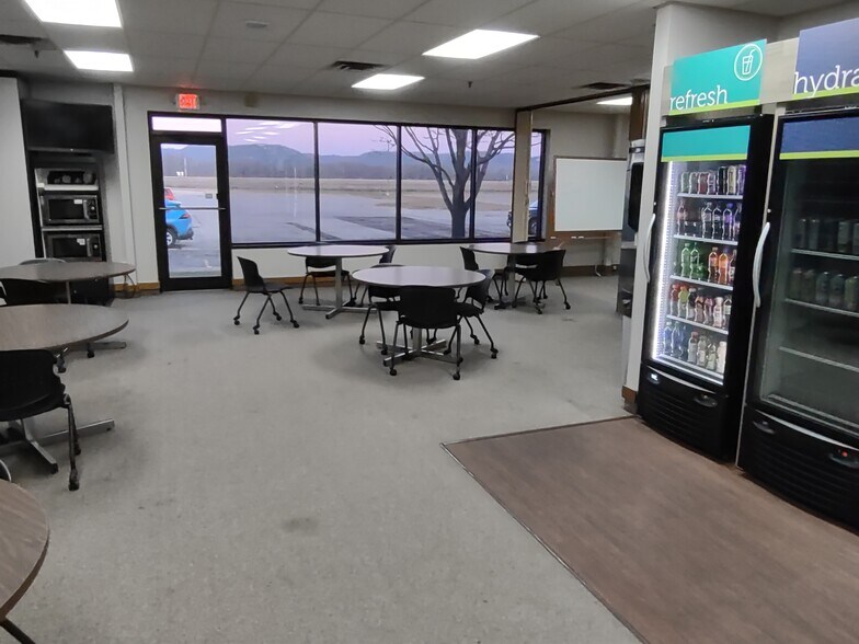 More Photos Of 5676 Industrial Park Rd, Winona Light Manufacturing For Lease