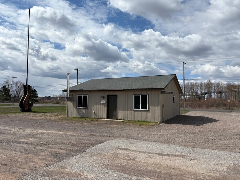 More Photos Of 215 Main St, Superior Manufacturing For Lease