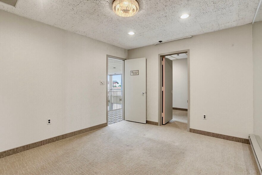 More Photos Of 505 Jermor Ln, Westminster Restaurant For Lease