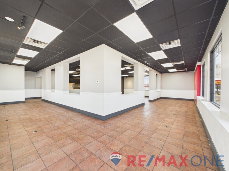 More Photos Of 2208 E Kansas Ave, Garden City Fast Food For Sale