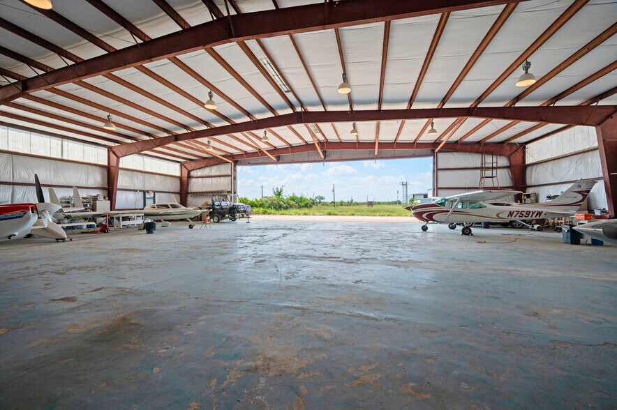 More Photos Of 5519 W Arcola Airport, Arcola Airplane Hangar For Sale