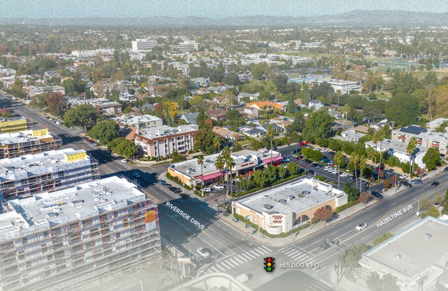 More Photos Of 14101-14111 Riverside Dr, Sherman Oaks Bank For Lease