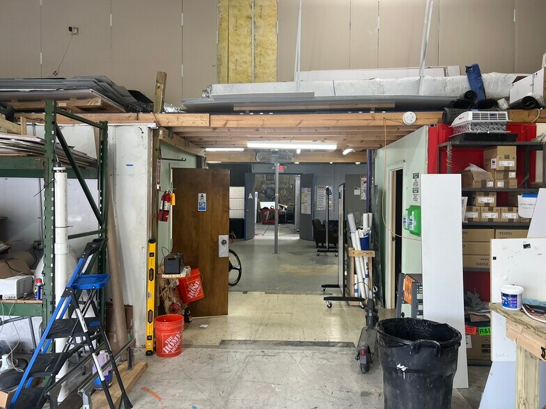 More Photos Of 3415-3501 Windom Rd, Brentwood Warehouse For Lease