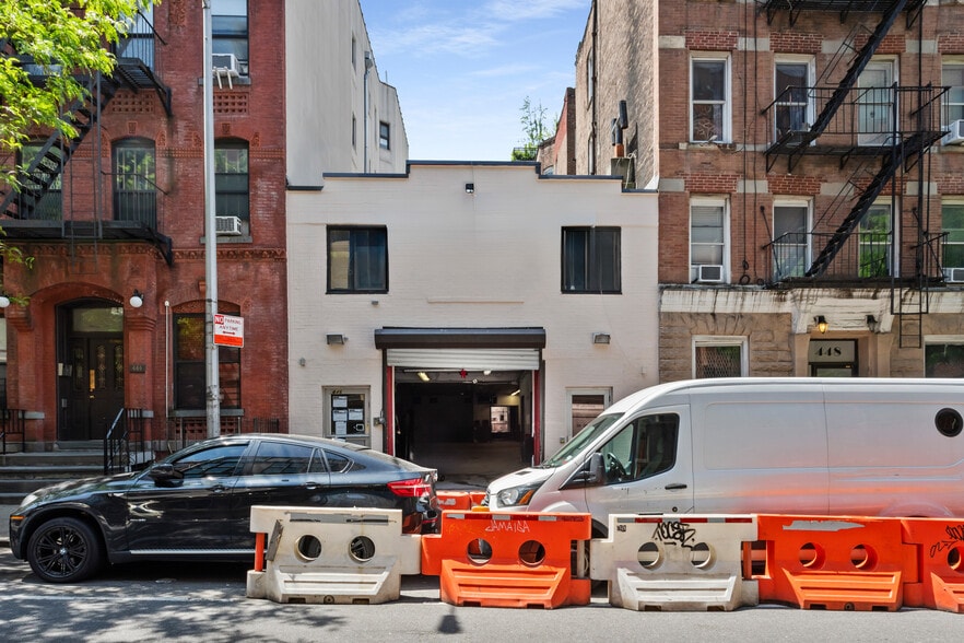 More Photos Of 446 W 54th St, New York Storefront Retail Office For Lease
