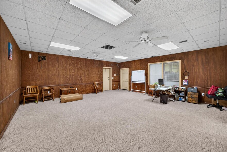 More Photos Of 31 Enterprise Ave, Aiken Light Manufacturing For Lease