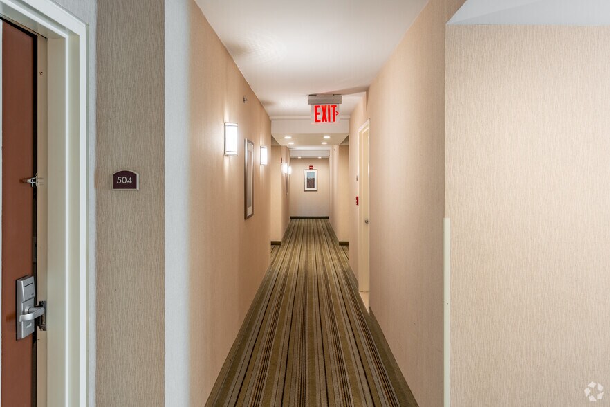 More Photos Of 39-05 29th St, Long Island City Hotel For Sale