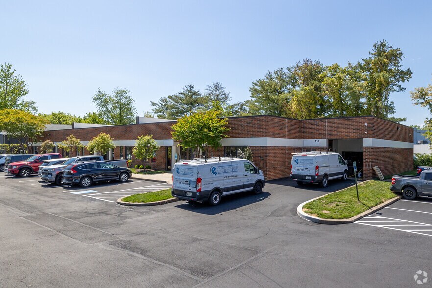 More Photos Of 101-113 Gibralter Ave, Annapolis Flex For Lease