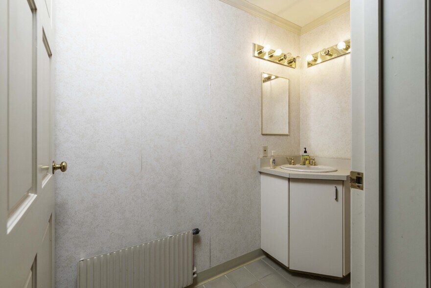 More Photos Of 426 Main St, Ketchikan Office For Sale