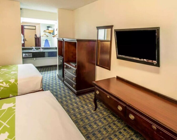 More Photos Of 2934 Polynesian Isle Blvd, Kissimmee Hotel For Sale