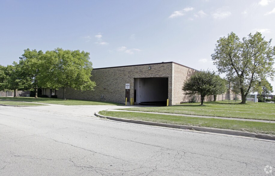 Primary Photo Of 3655 Illinois Ave, Saint Charles Manufacturing For Sale