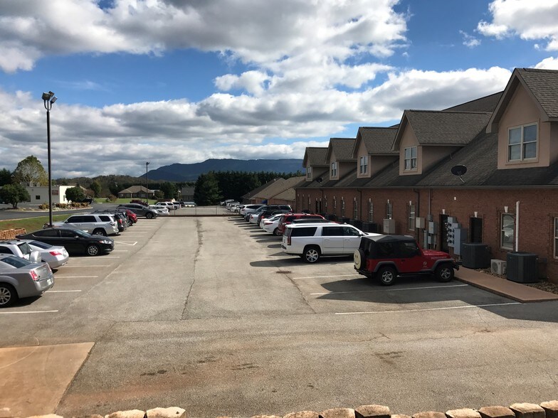 More Photos Of 11606 Chapman Hwy, Seymour Office For Sale