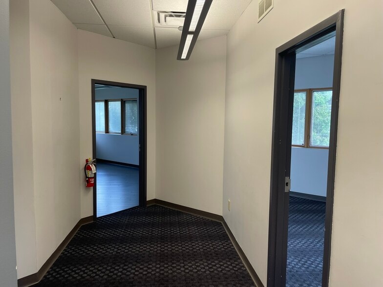 More Photos Of 1735 Central Ave, Albany Office For Sale