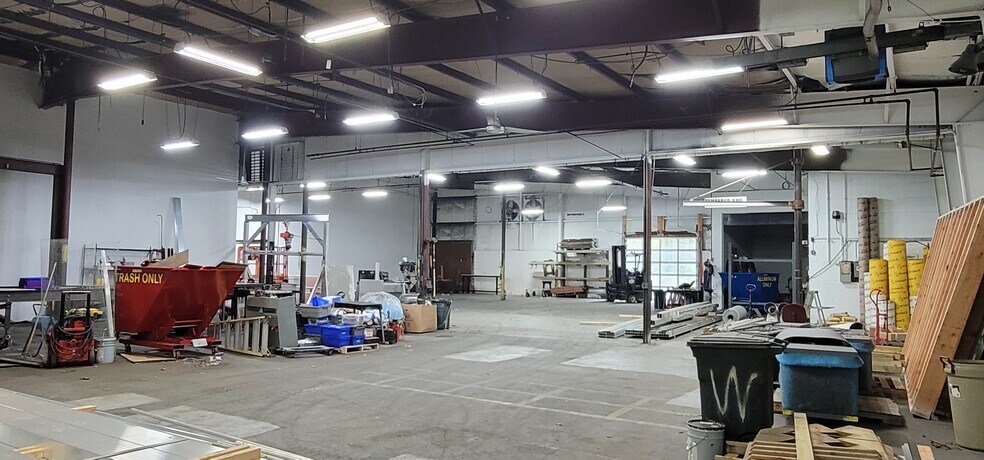 More Photos Of 5 Heritage Park, Clinton Manufacturing For Lease